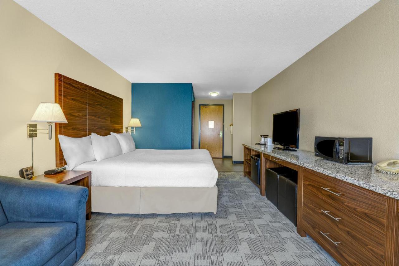 Days Inn By Wyndham Red Deer Bagian luar foto