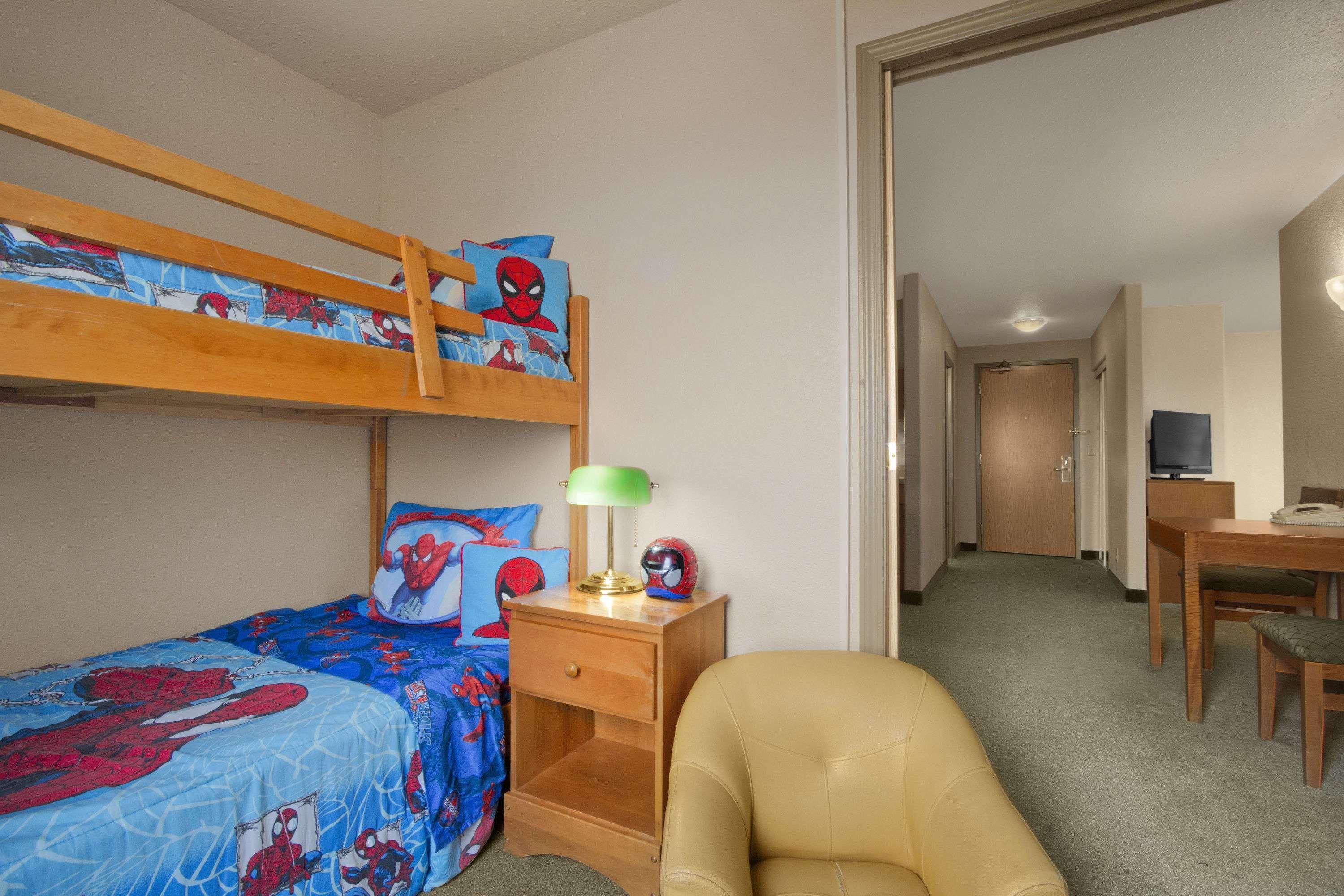 Days Inn By Wyndham Red Deer Bagian luar foto