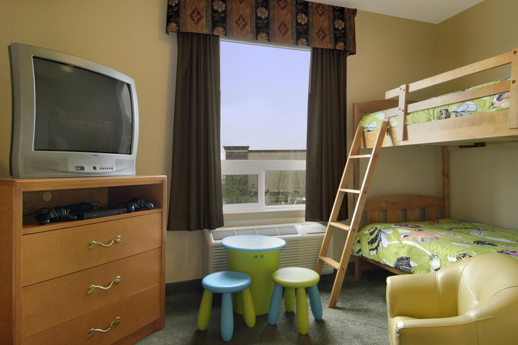 Days Inn By Wyndham Red Deer Ruang foto